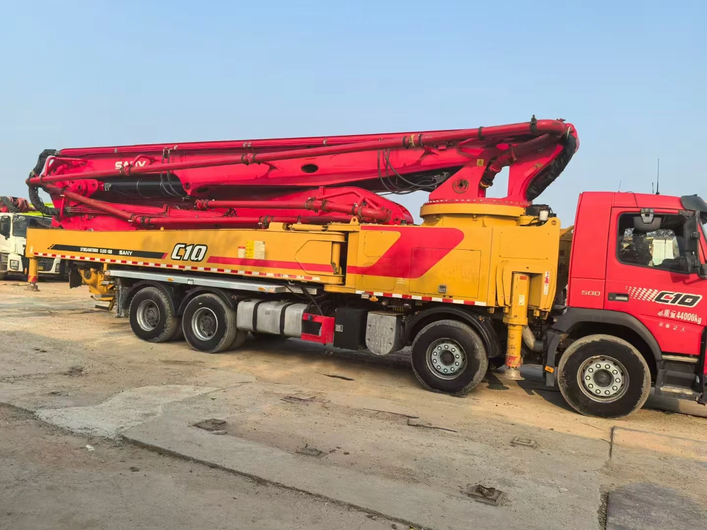 China Top Brand 62m Truck Mounted Boom Pump Diesel Powered Concrete Placer Featuring Core Components Engine and Motor for Sale