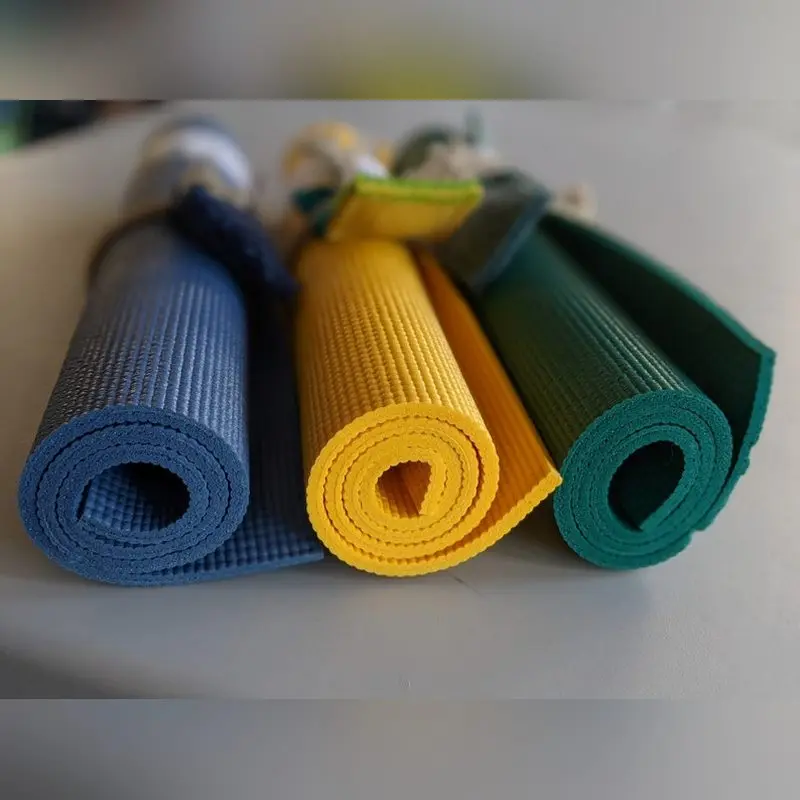 Custom Logo Durable Thick NBR or PVC Sport Pilates Yoga Mat Anti-Slip Gym Exercise Fitness Yoga Mat with Memory Foam Design.