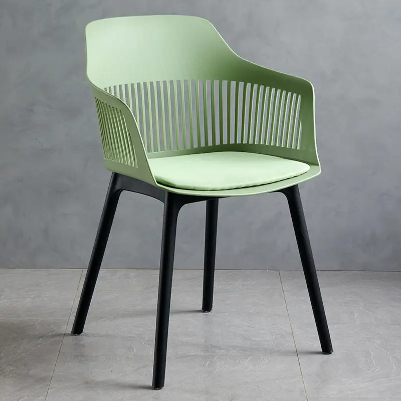 Factory Wholesale Low Price Italian Design Cafe Restaurant Dining Chair Plastic Kitchen Dining Chair on Sale