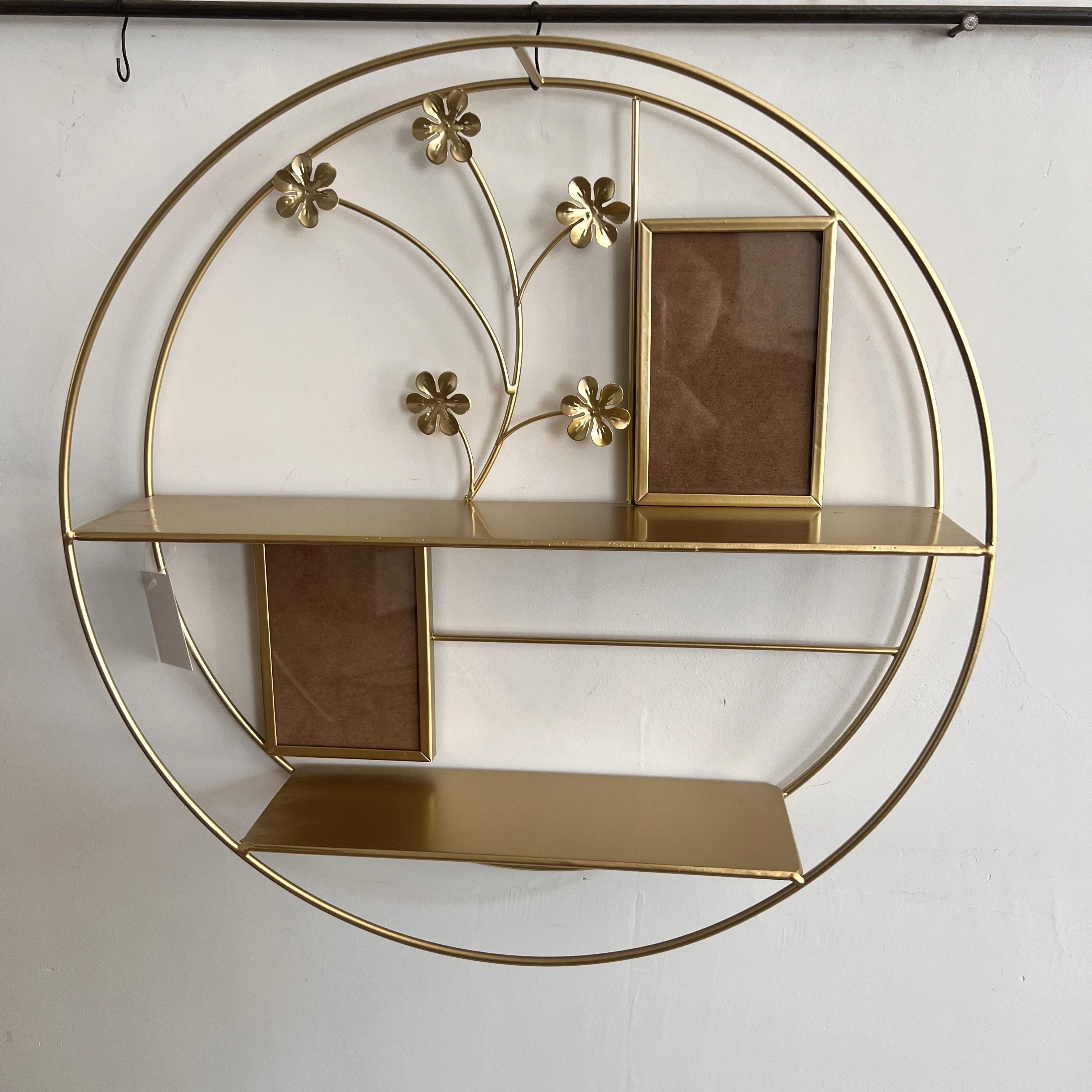 Luxury Gold Metal Home Shelf Custom Size Metal Wire Bracket Wall Mount Shelf for Storage with Photo Frame
