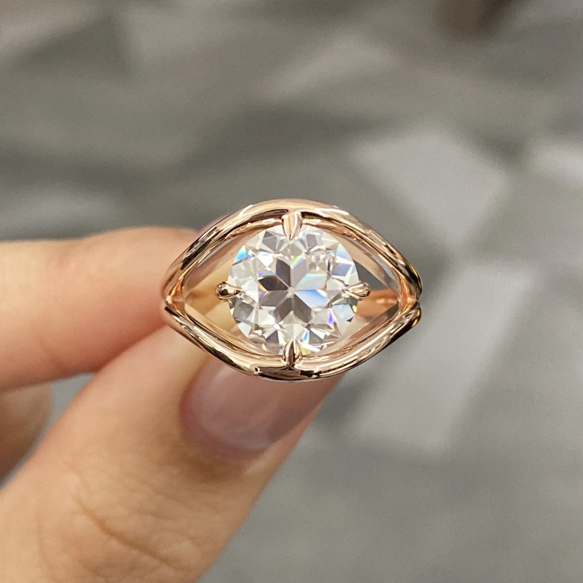 Starsgem Fine 9K/10K/14K/18K Lab Diamond Ring OEC Moissanite Solitaire Ring Elegant Sapphire Ring Design