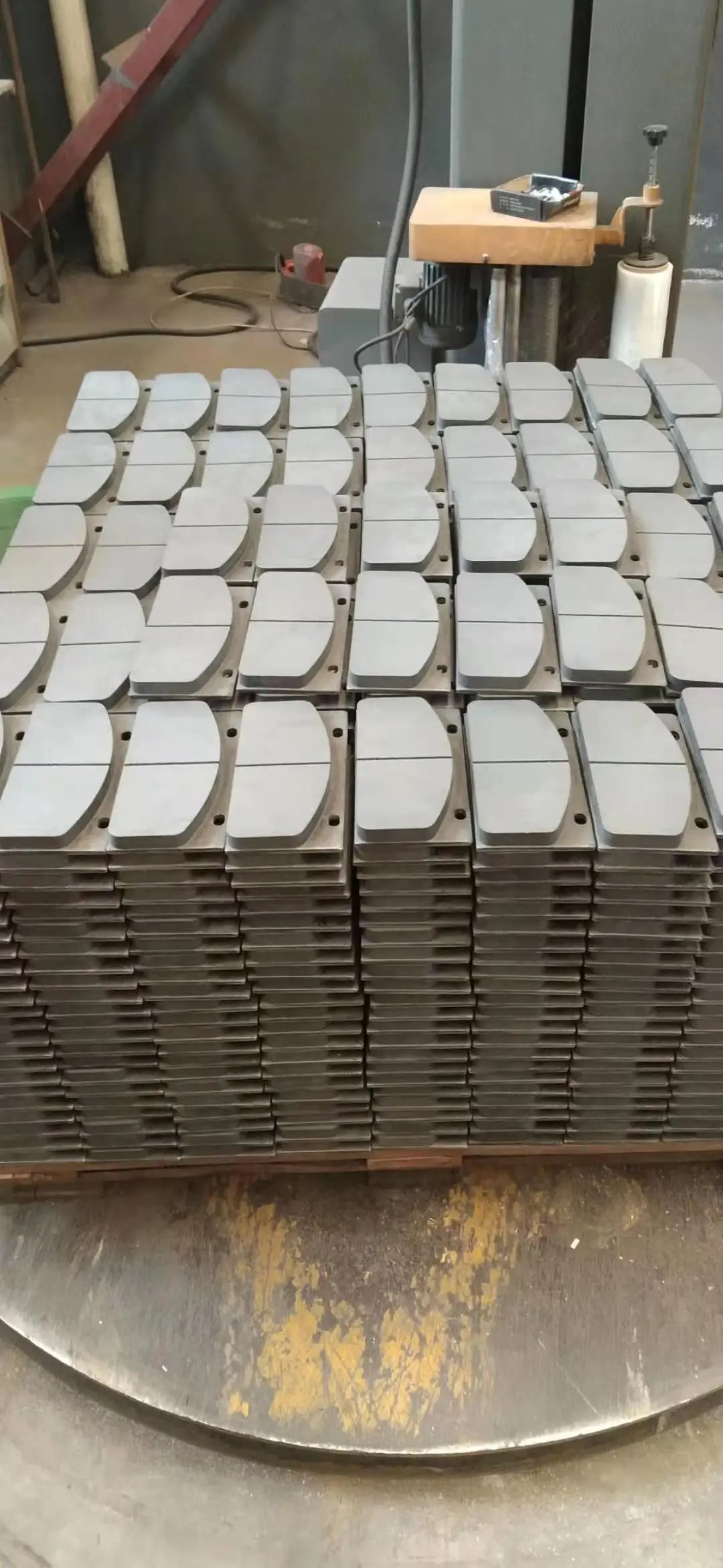 Chinese factory Automotive spare parts ISO9001/TS16949 Certification D884/WVA23703/GDB3236 disc brake pad None asbestos