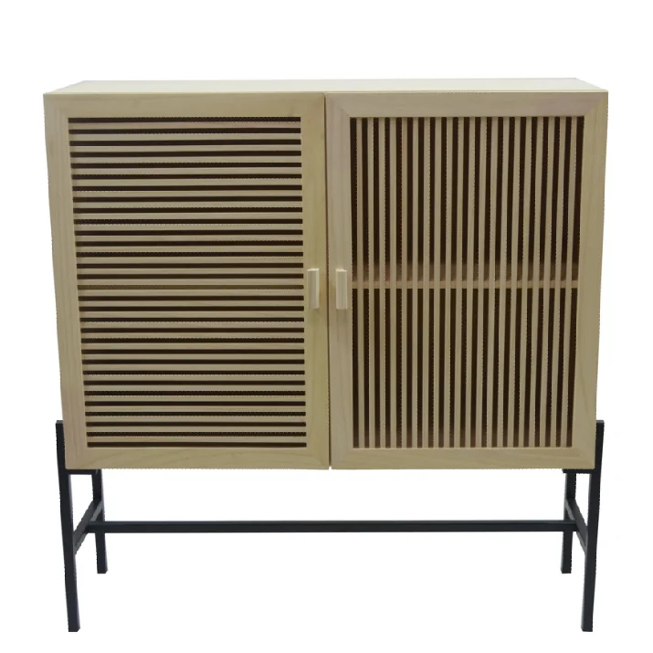 Деревянный шкаф для хранения