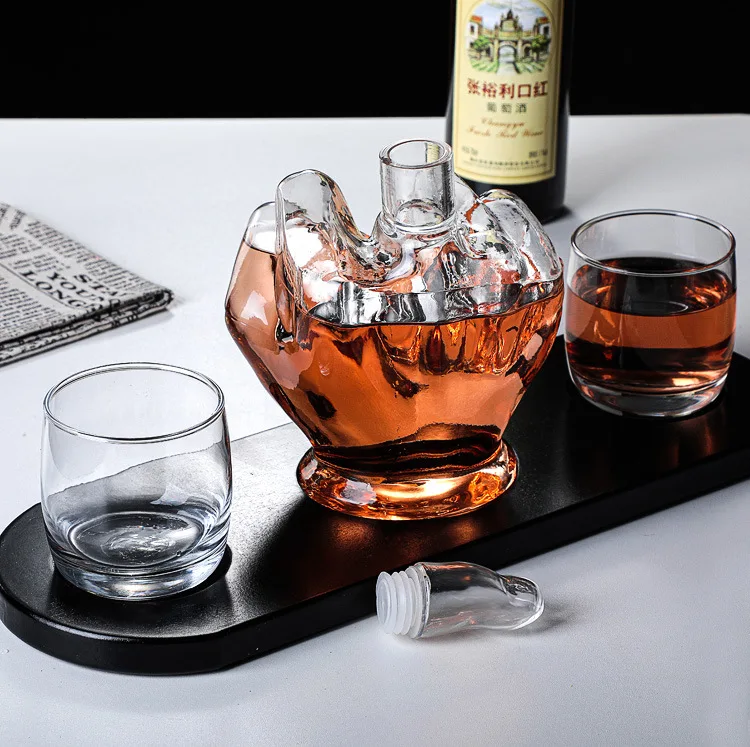 2022 gift glass whiskey bar middle finger decanter set with 2 liquor glasses for bar home hotel wine whisker decanters
