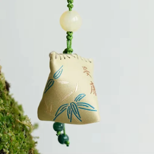 Silk Embroidered Small Pouches Fragrant Traditional Style Anti -Mosquito Herbal Bag Retro Mobile Phone Pendant