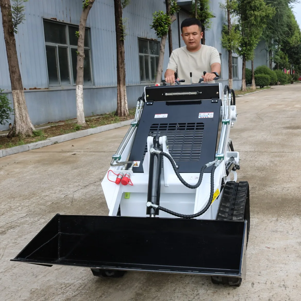 LUWEI Free Shipping Ce Epa Diesel Home Garden Crawler Mini Small Skid Steer Loader