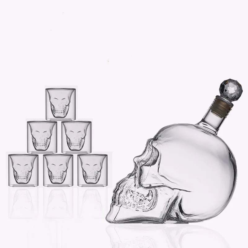 Wholesale Glass Whiskey Decanter 740ML Hot Sell Skull Shape Decanter Set Glass Decanter Whiskey