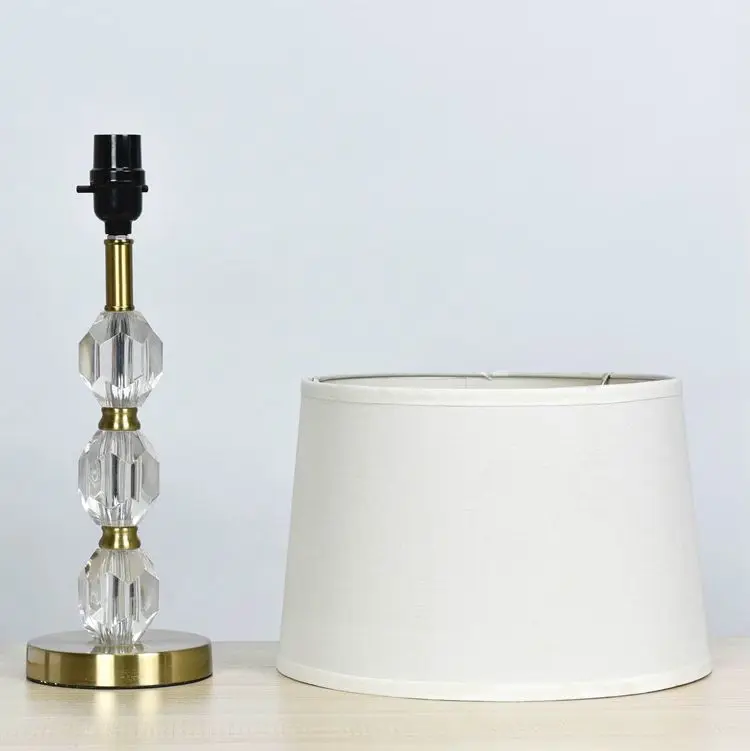 Wholesale Luxury Acrylic Ball Base Bedside Table Lamps Modern Design Home Decor Metal Table Lamp