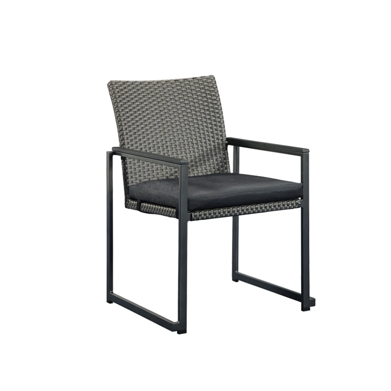 2020 New design outdoor aluminum tube rattan table and chairs  suirattan table for a garden and seaside vacation