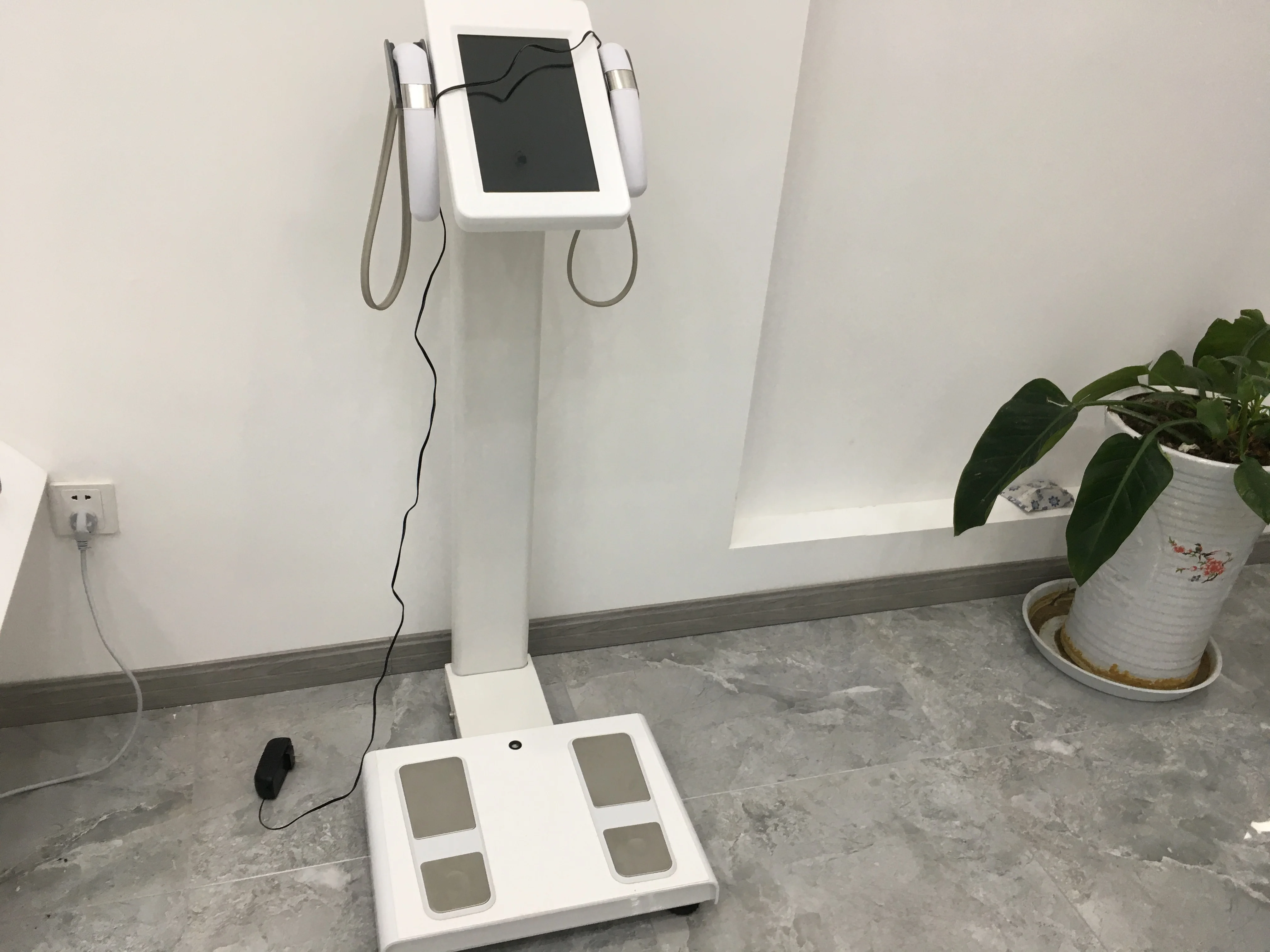 Multi Frequency Segmental Body Fat Analyzer Body Composition Analyzer for Health Club