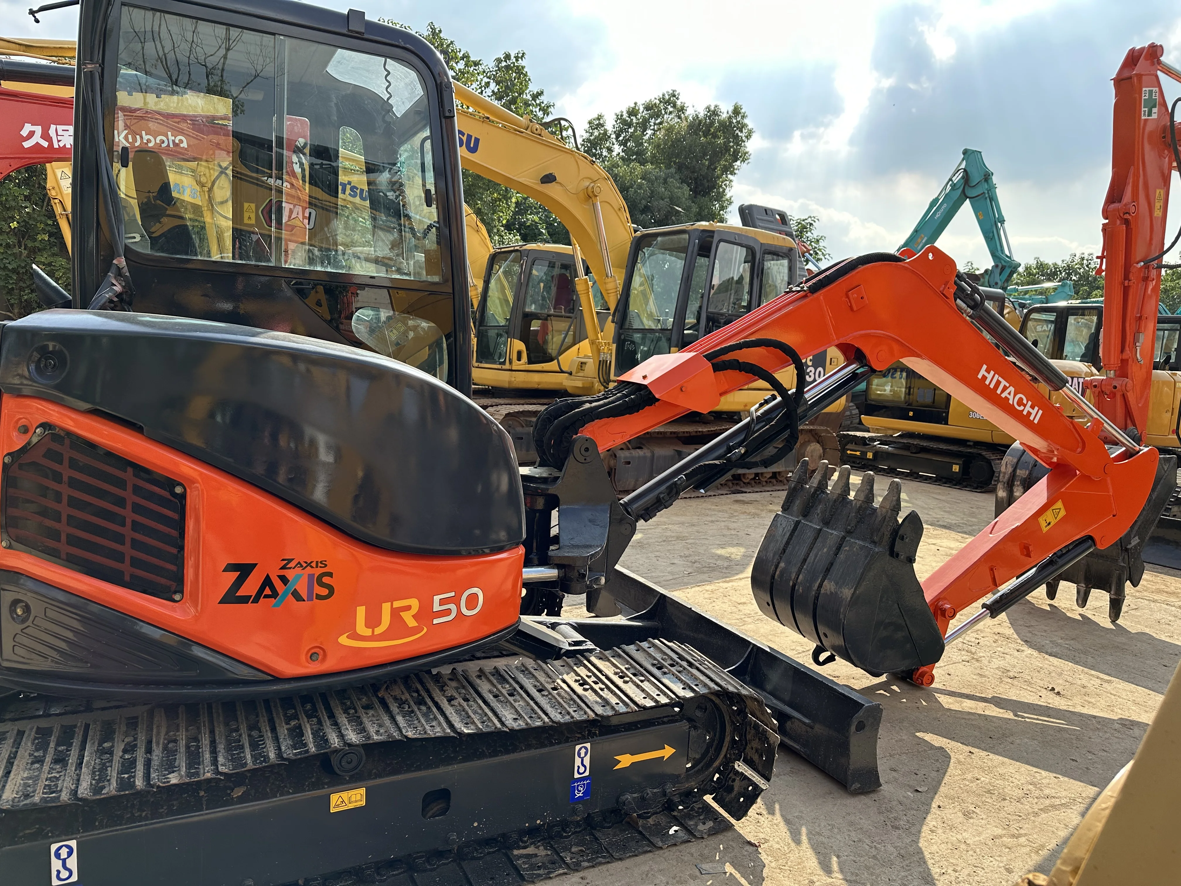 Самая низкая цена Лидер продаж экскаватор Hitachi 50U б/у новый 90% японский ZX50u мини 5 тонн гарантия качества 50