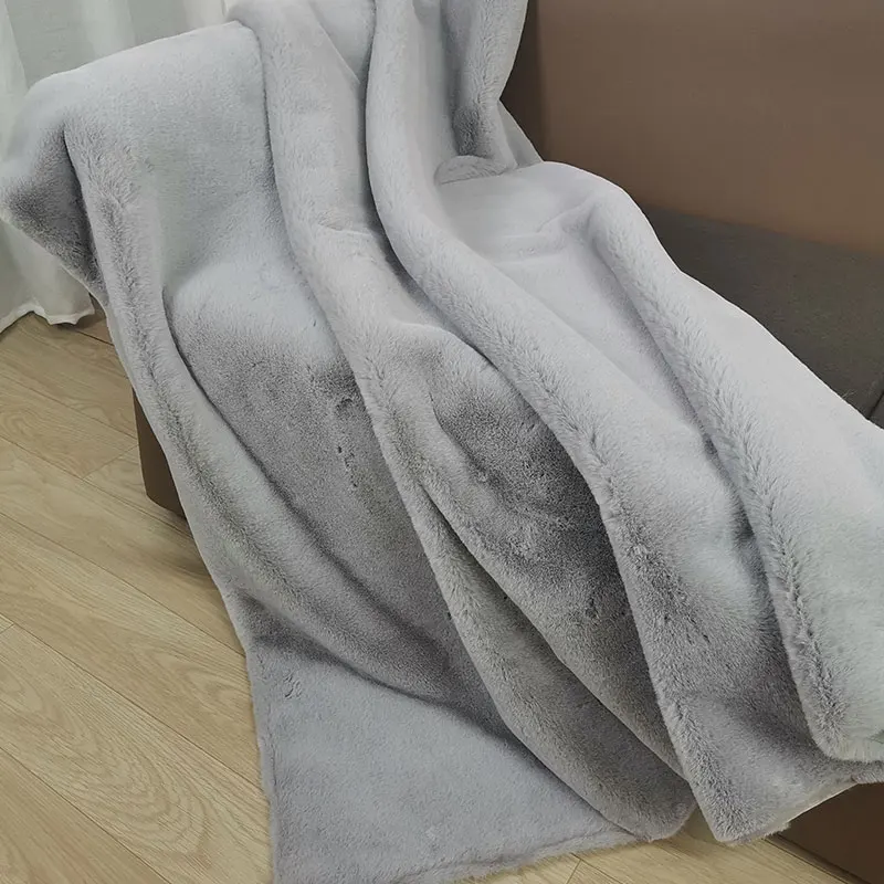 OEM 100% polyester super soft silky sofa bed blanket extra soft fluffy thick mink fur bedding plush blankets for winter