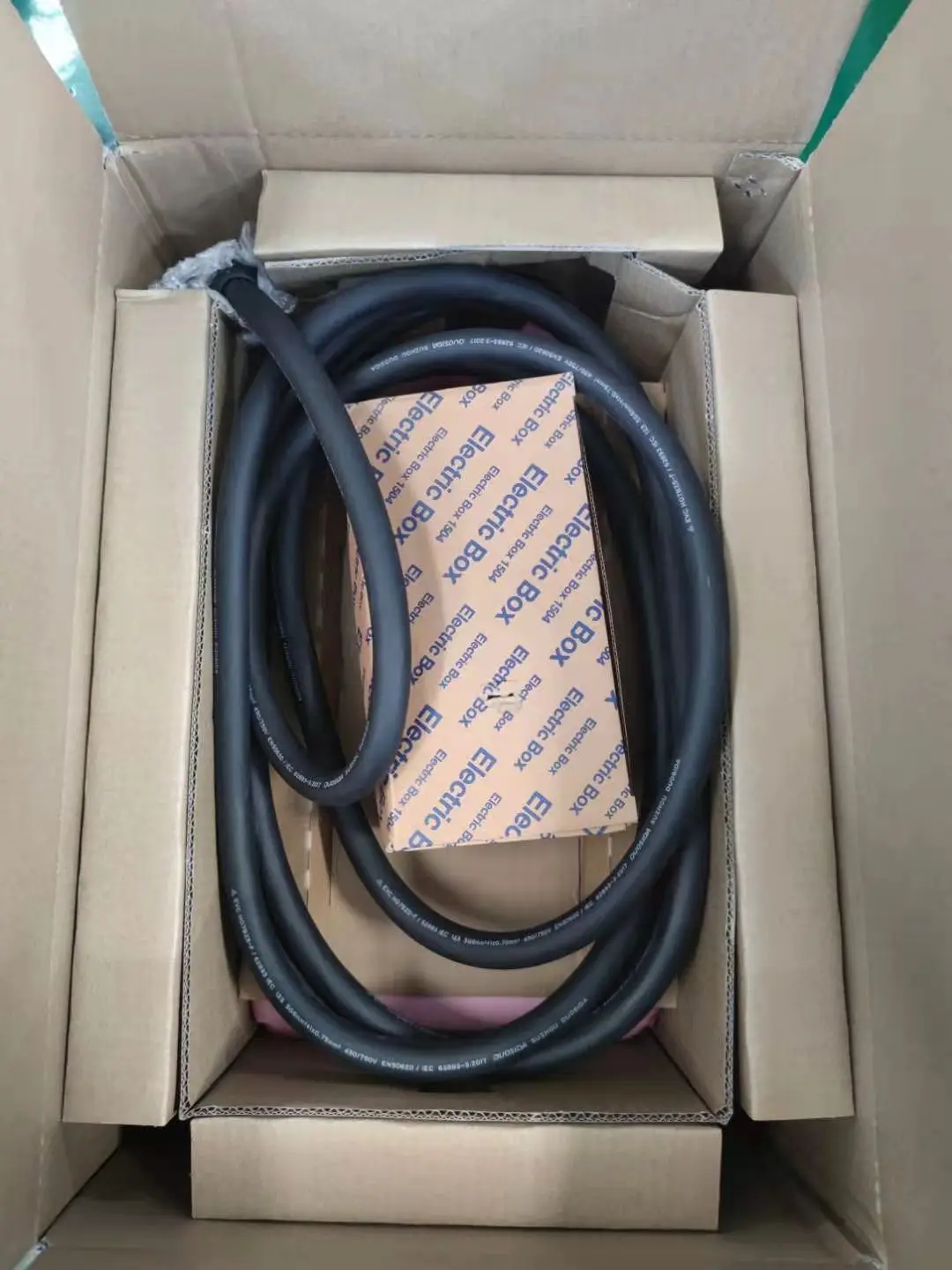  Пользовательский логотип wallbox ev зарядная станция IEC 62196-2 вилка стандарта Великобритании 3 фазы 380 В