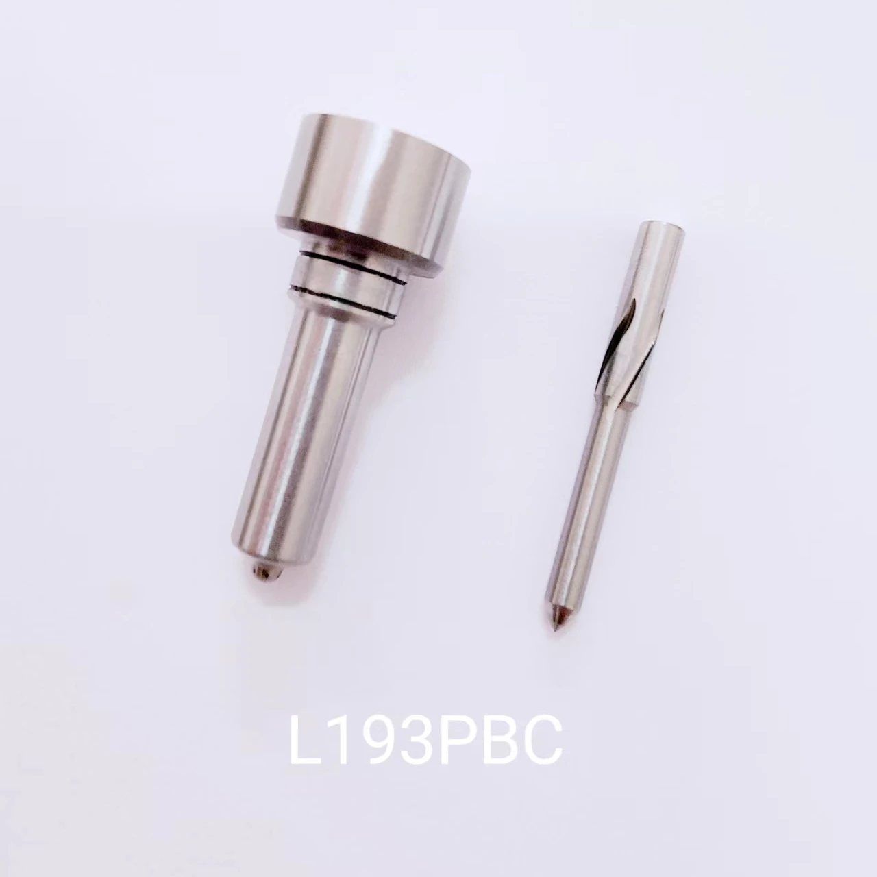 FUEL INJECTOR NOZZLE Manufacture  L193PBC for DELPHI VOLVO BEBE4D08004