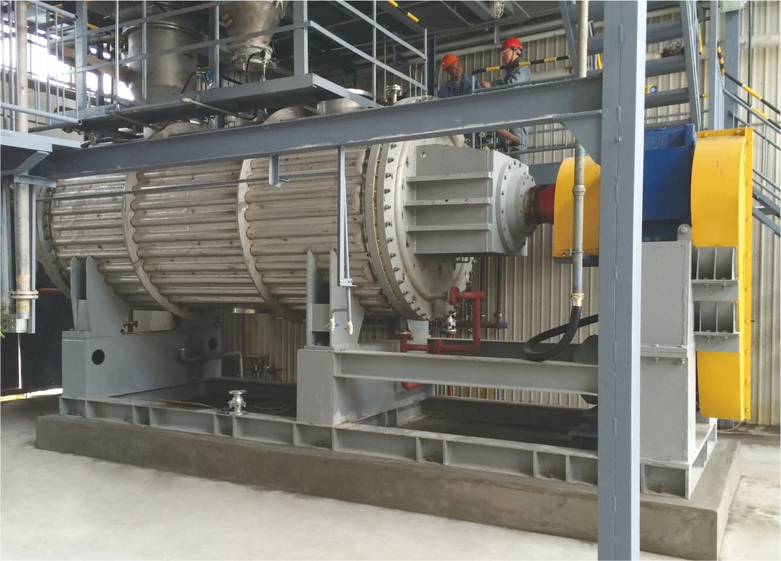 Fully automatic high efficiency tube bundle rotary steam tube dryer