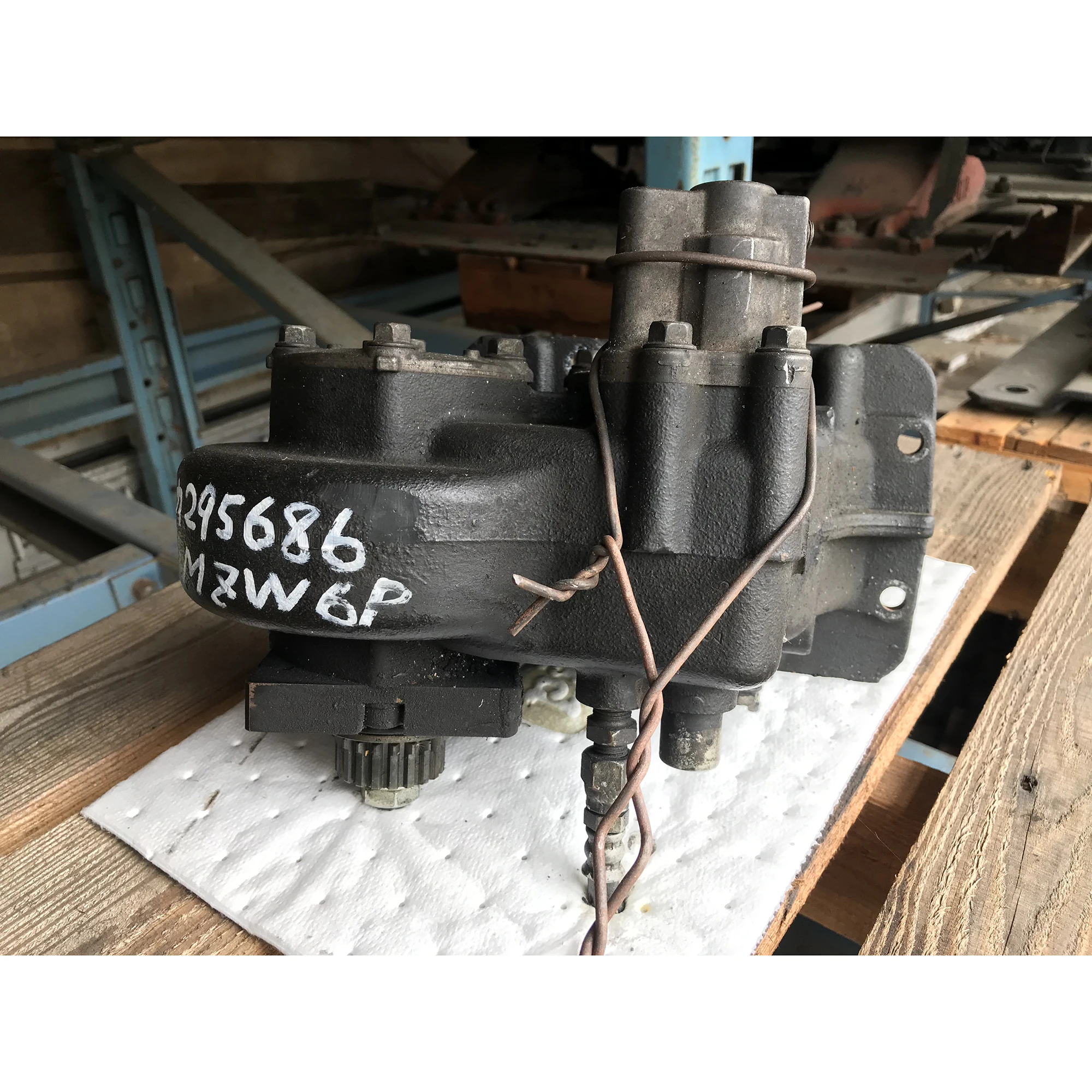 Японская коробка передач подлинные детали б/у ISUZU FSR90 PTO в наличии