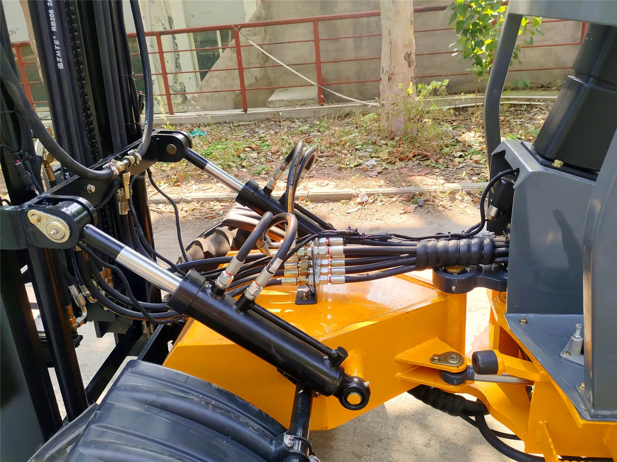 1.0 ton Capacity Fork Lift Truck Hydraulic bee forklift for bee farm