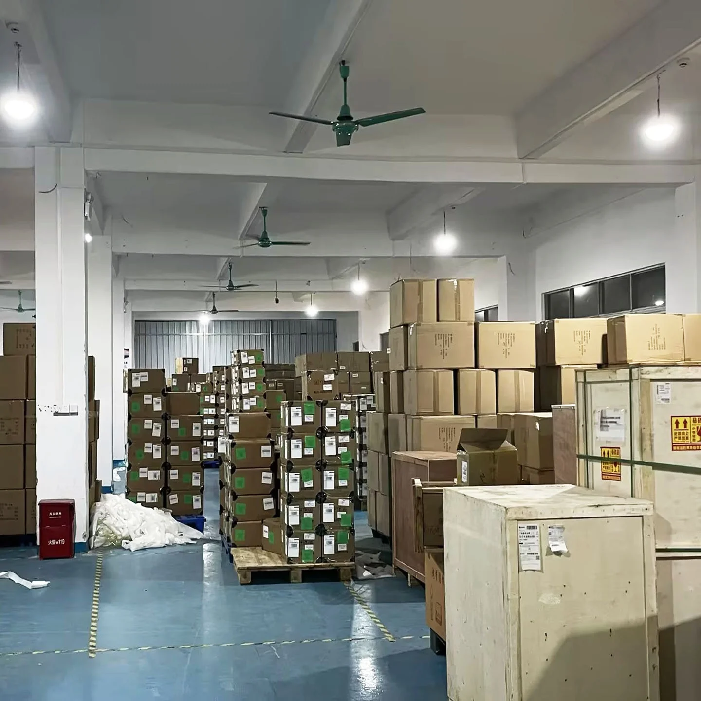 Экспресс обслуживание от двери до DHL TNT FEDEX автомобильные аксессуары и одежда текстиль доставка грузов из Китая в Европу