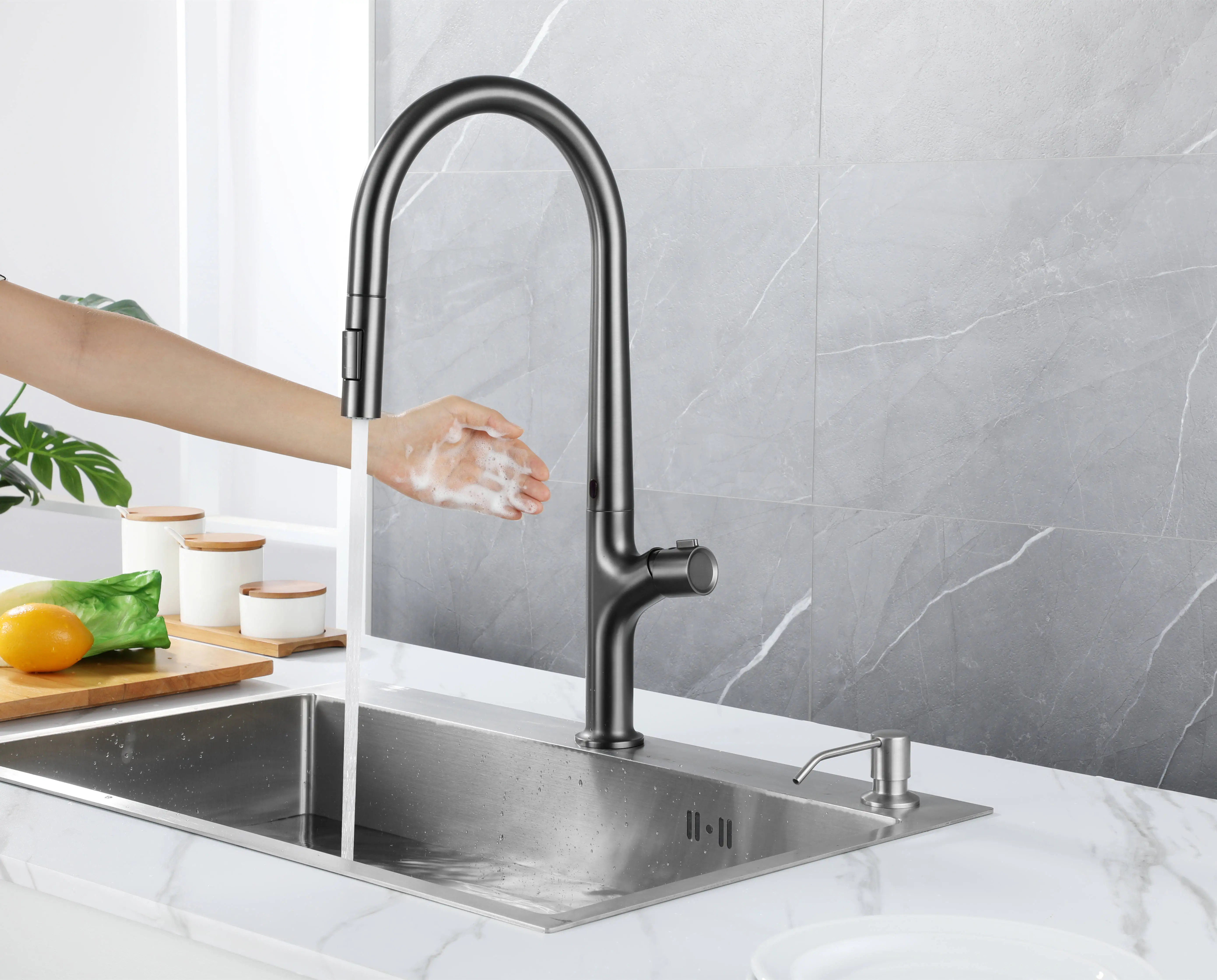 Gun Grey Sensor Touchless Sink Faucet Single Handle Pull Out Kitchen Faucet 2 Functions