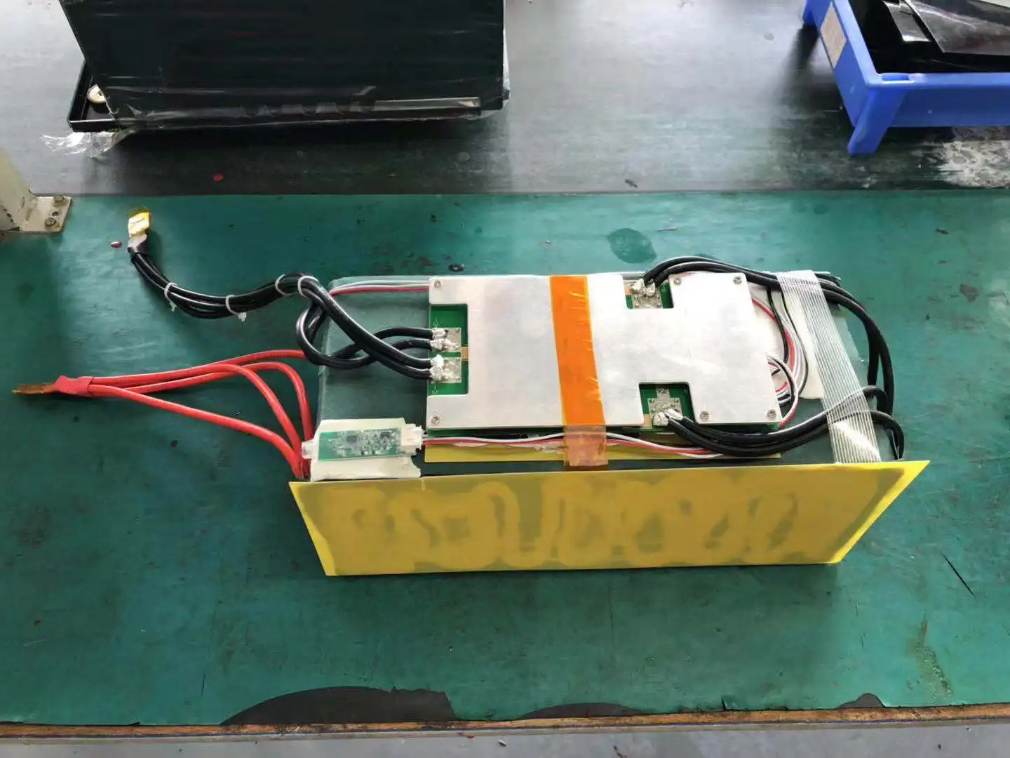  Deep cycle Waterproof lifepo4 12V 100ah 200ah 300ah lithium ion batteries pack for RV marine solar