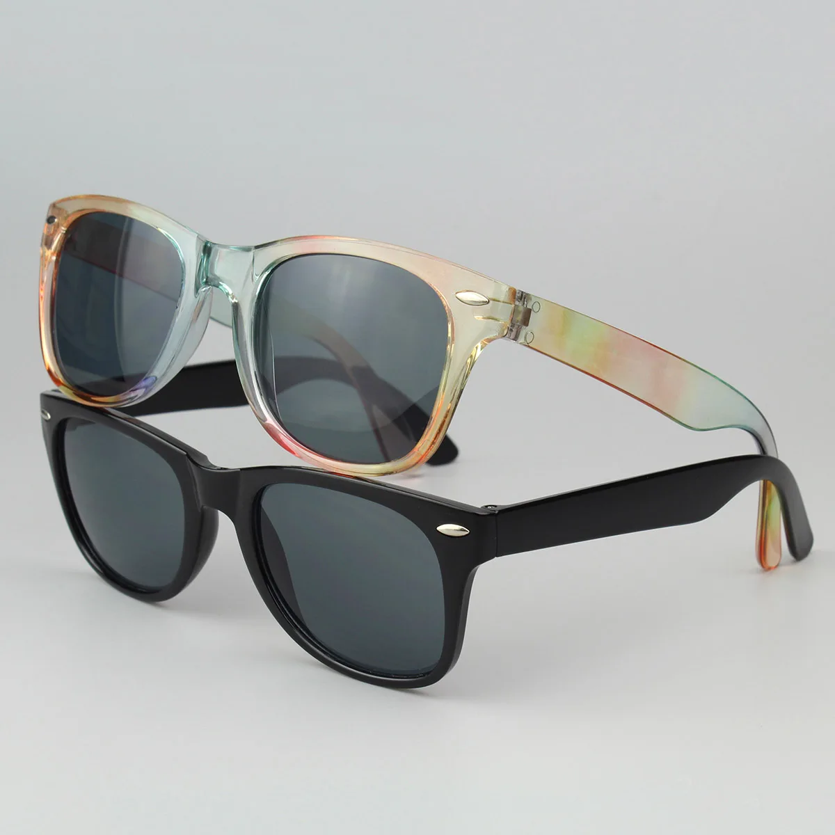 Wholesale Classic Vintage Rainbow Tie-Dye Sunglasses Men Women Trendy Retro Rice Nail Dazzling Shades Blue Black Plastic Frames