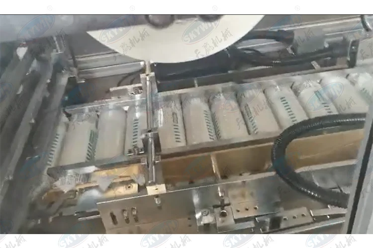 Multifunctional X-Fold on Edge Tray Less Packing Machine for Square Biscuit Manufacturing Plant