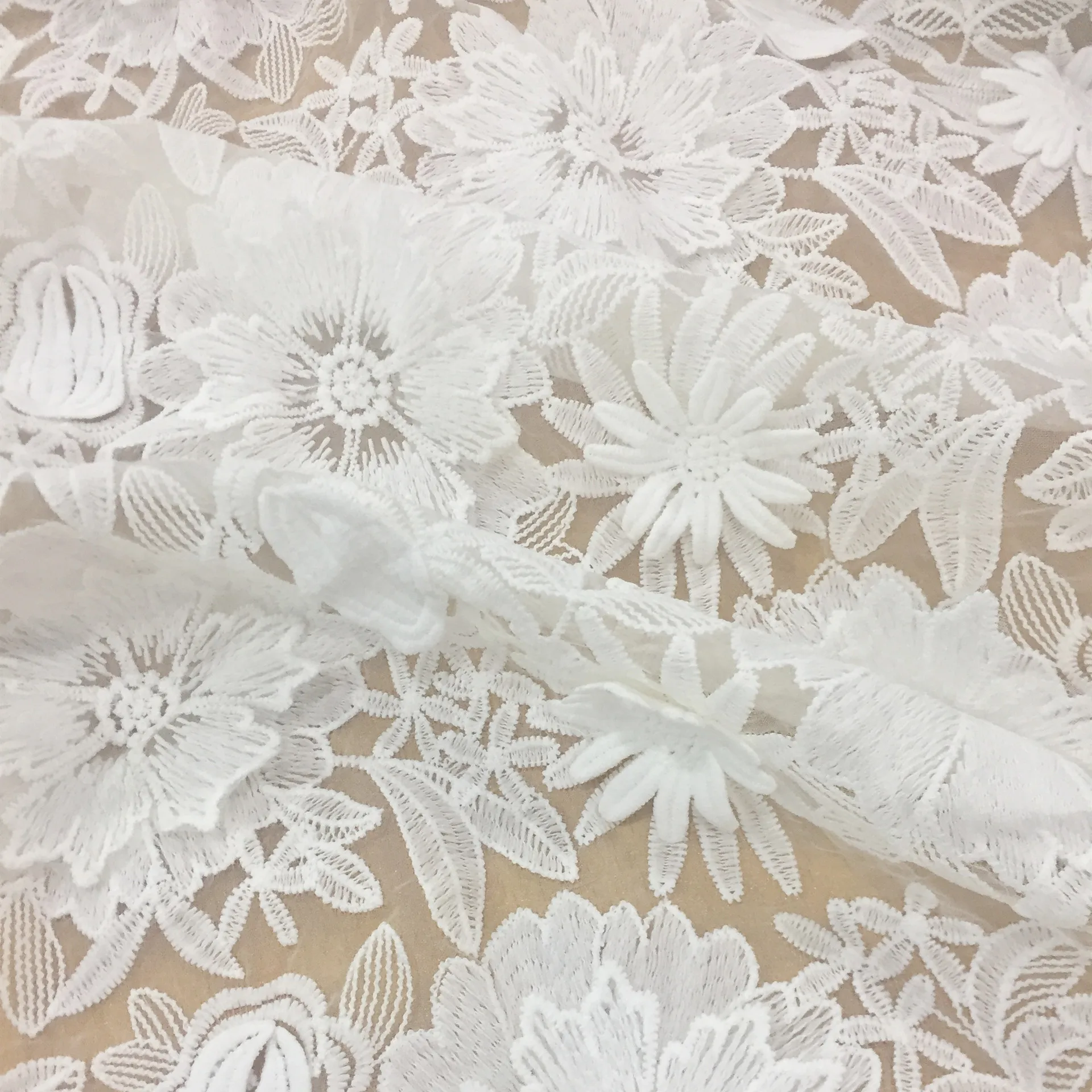 Fashion Women Embroidery 3D Flower Lace Fabric Beautiful Tulle Lace For Wedding Dress
