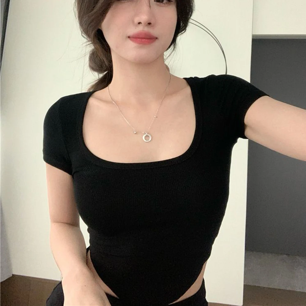 2023 new arrivals summer whole sale women bulk crop tops solid color short sleeve Simple Plain crop tops t-shirt for women