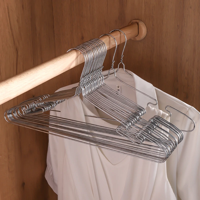 Wholesale Classic Grooved Silver Iron Hanger Heavy Duty Single Tier Clothes Hanging Rack with Coat Hooks for Display