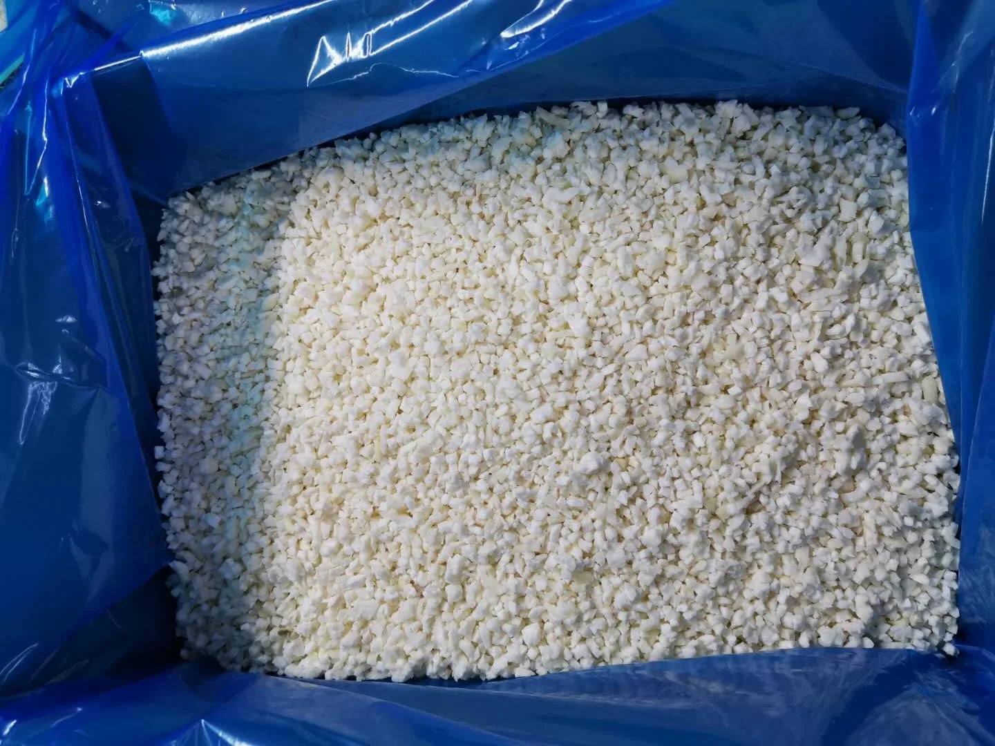 IQF fresh frozen peeled garlic dices cloves segments  fresh frozen crushed garlic diced frozen vegetables