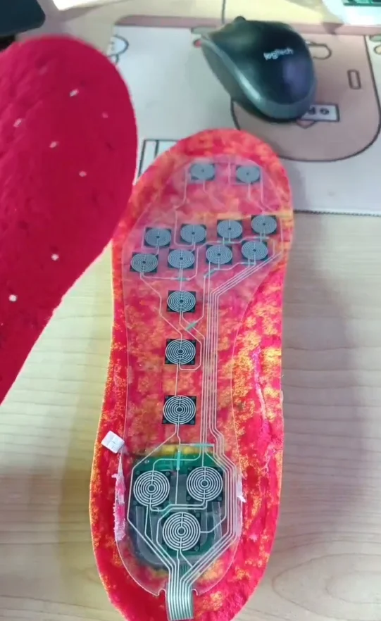 Multi-area foot pressure distribution thermogram smart insole flat film pressure sensor