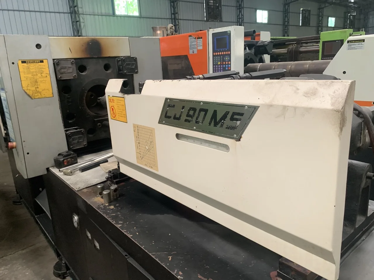 China plastic car bumper injection moulding machine automatic used plastic injection moulding machine