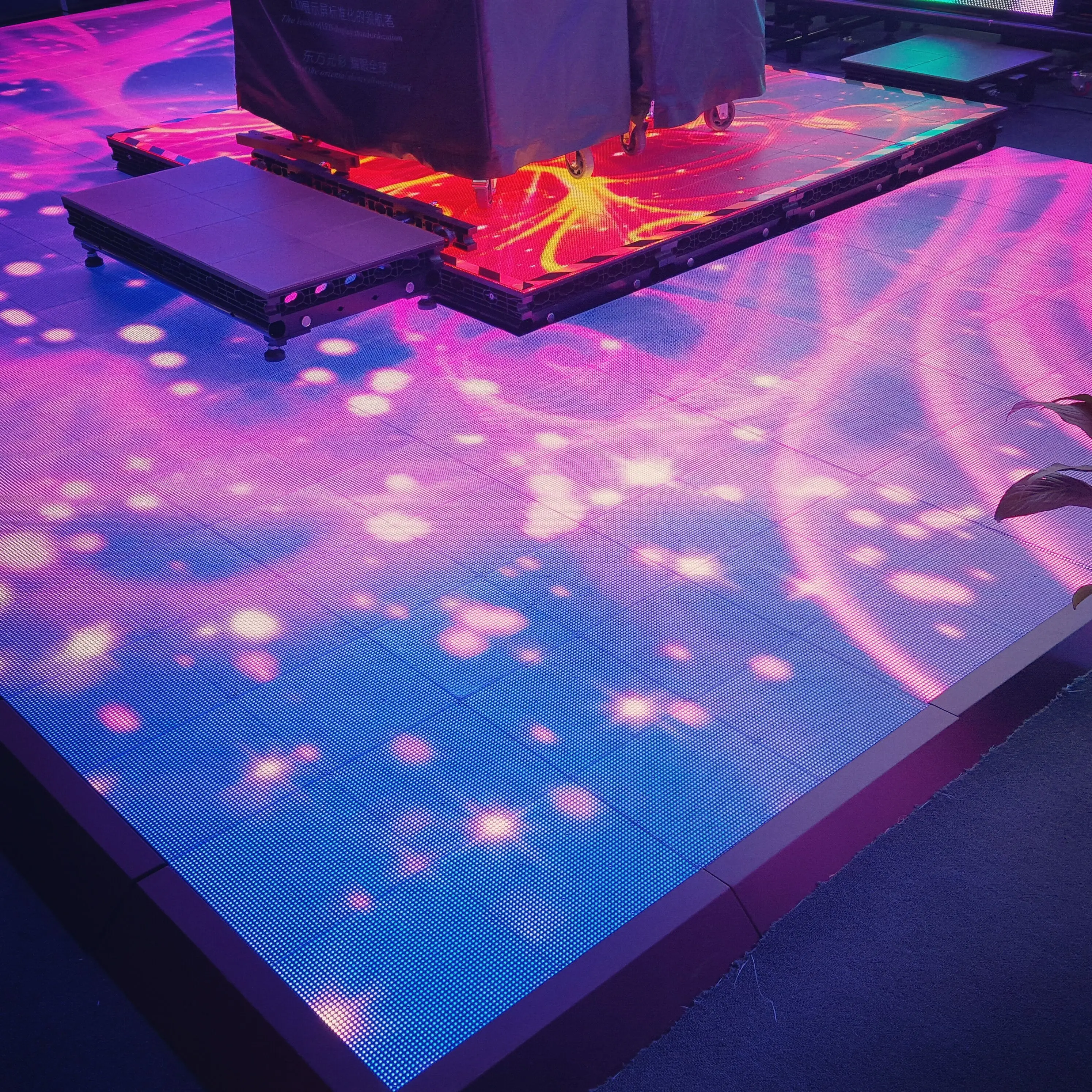 Rollable Stage Led Interactive Rolling Dance Floor Standing Support Display Screen Mounted Touch For Concert