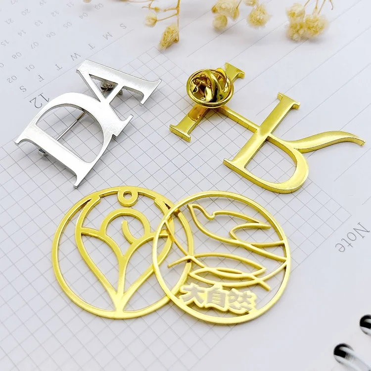 Luxury custom metal crafts decoration letter brooches pin butterfly clutch for women men suit lapel pin badge
