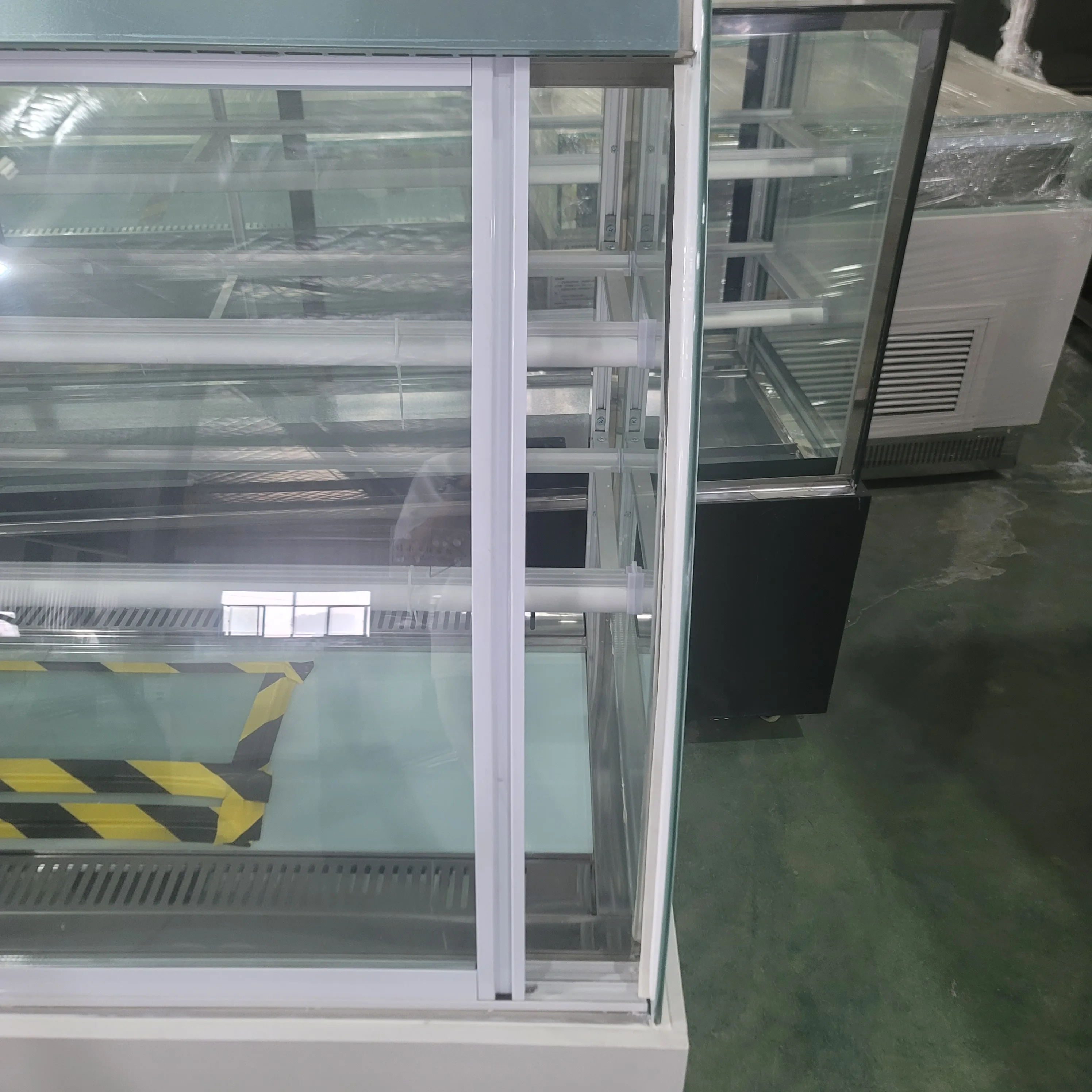 Подставка для хлебобулочных магазинов холодильное оборудование фруктовый десерт торт витрина
