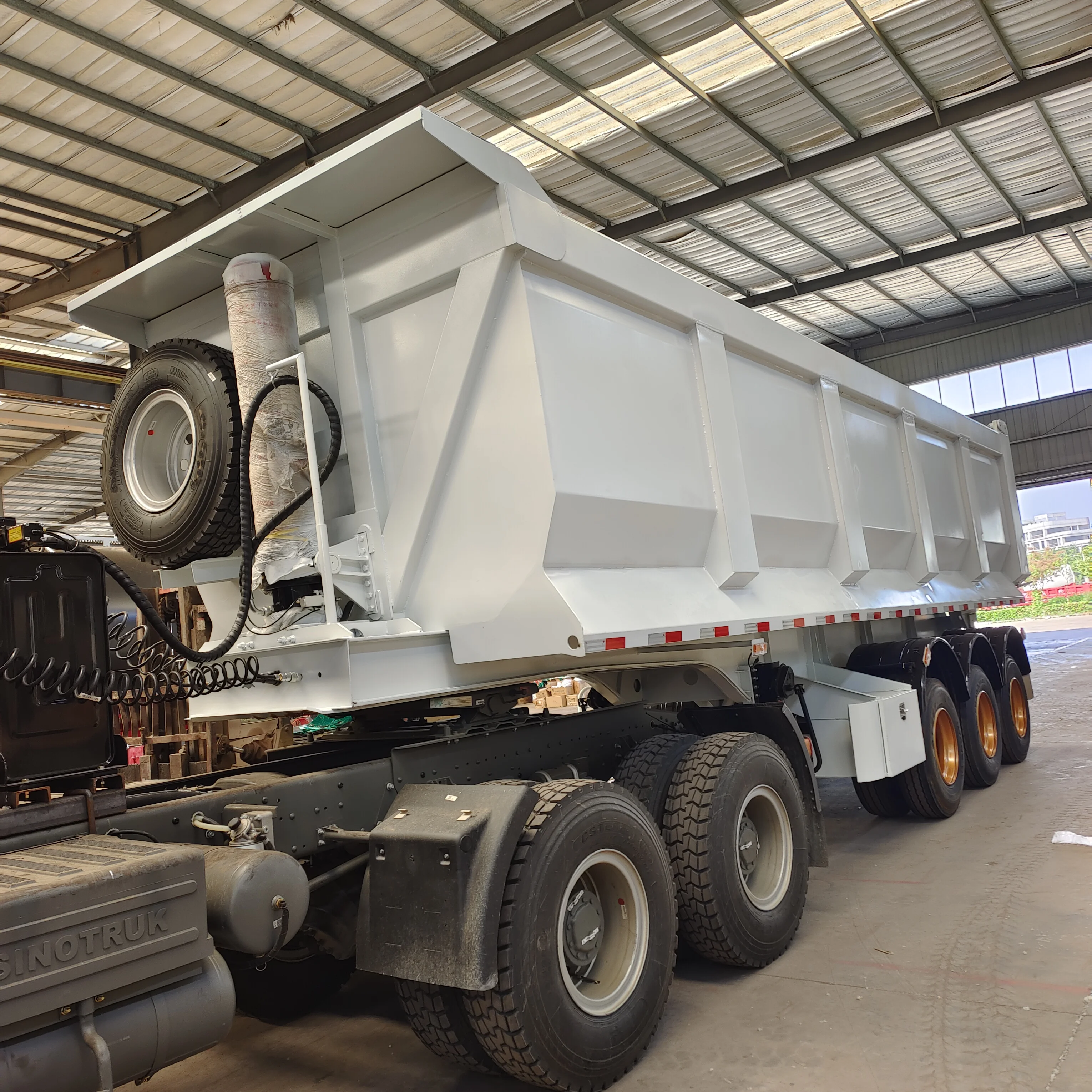 2024 New high-quality 3-axle dump truck semi trailer 60 tons dump truck for sale