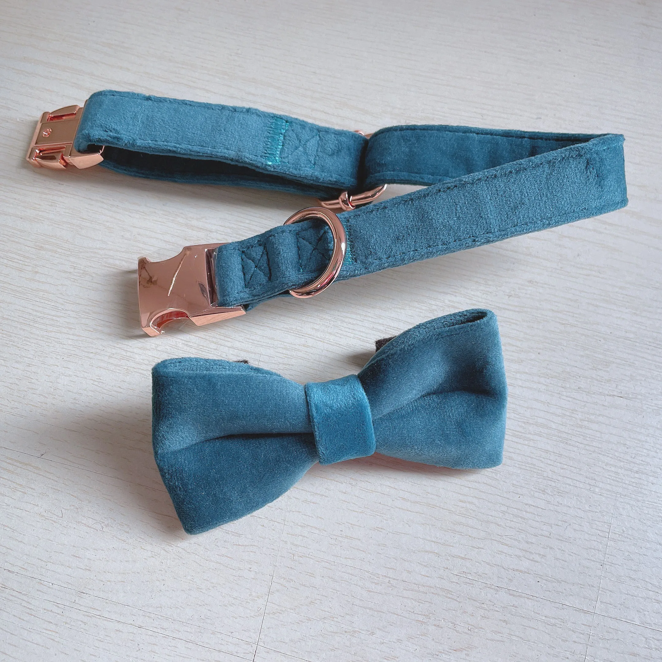 Top Seller Luxury Soft Comfortable Velvet Dog Collar and Leash Bow Tie Pet Supplies Puppy Necklace Custom Logo