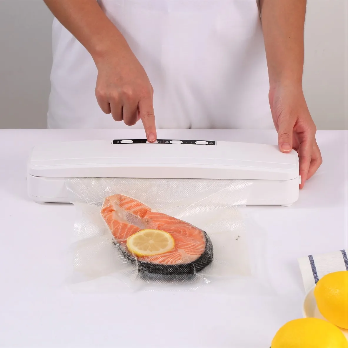 Cross border kitchen vacuum pumping machine food