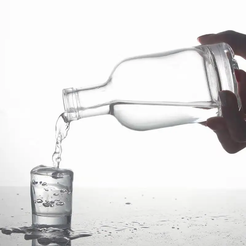 Оптовая продажа 50cl 70cl 75cl прозрачная пустая водка ликер Джин Ром Текила Виски спирт стеклянная бутылка с пробковой пробкой