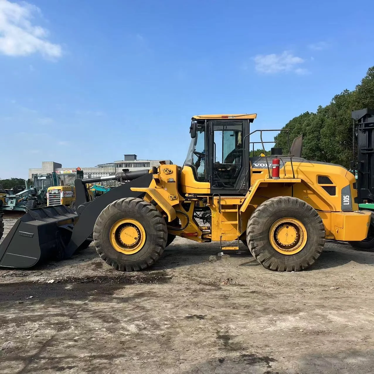 high quality used volvo L120 L150G L105 wheel loader earthmoving 3ton front end wheel loader for sale in shanghai China