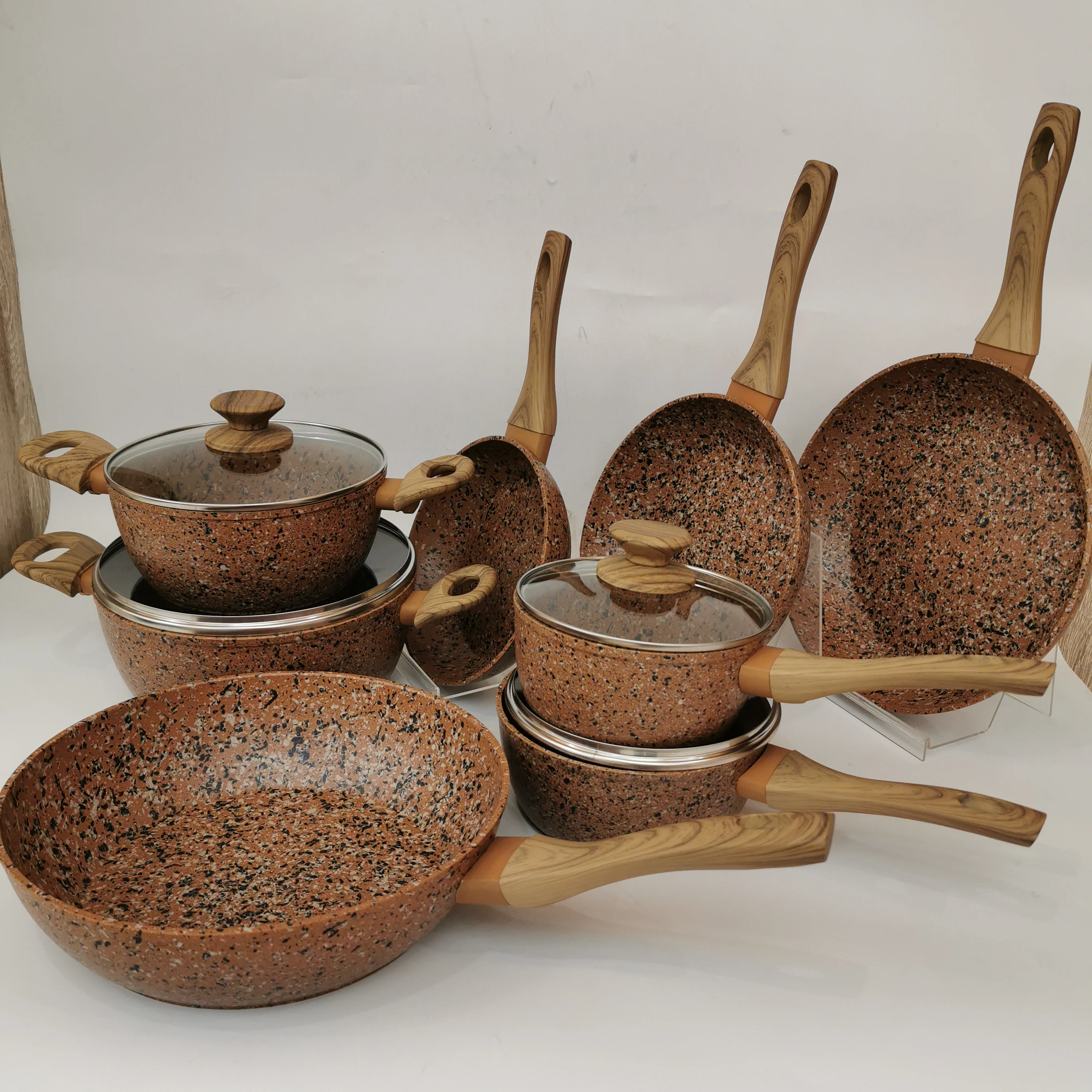 Wholesale Best Popular Die-cast Aluminum Non-stick cookware frying pan set With Discount