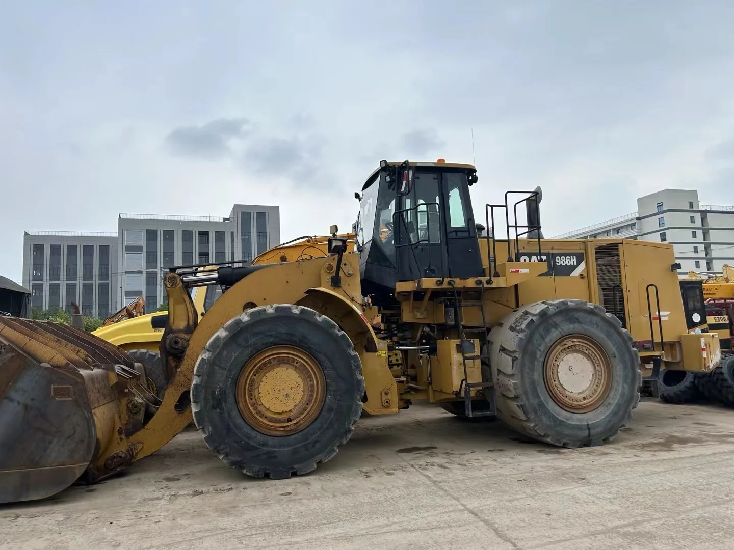 used engineering & construction machine factory cheap price caterpillar 986h wheel loader cat 986 hydraulic front payloader sale