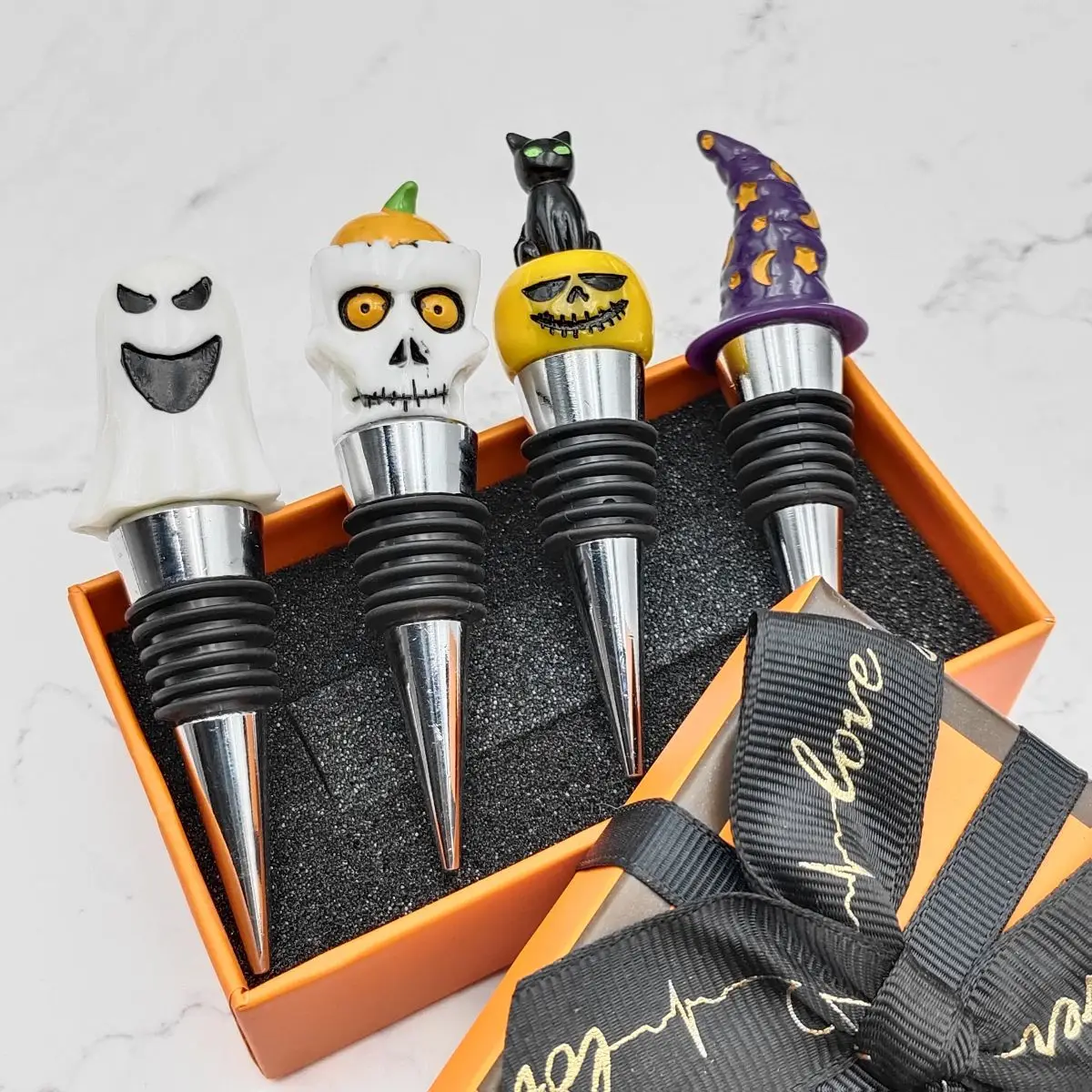 Set Of 4 Halloween Theme Wine Bottle Stoppers Resin Universal Leakproof Vacuum Plug Plug Round Tapered Style