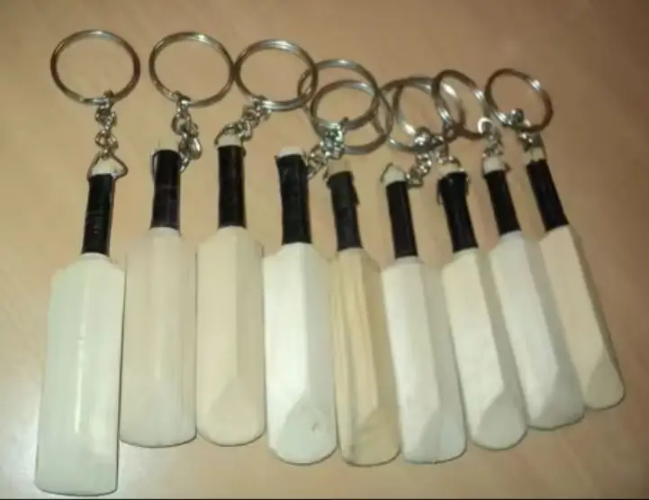Top quality Cricket Bat Keychain hot style mini cricket bat key holder for Gifting Use promotional use keyring Available