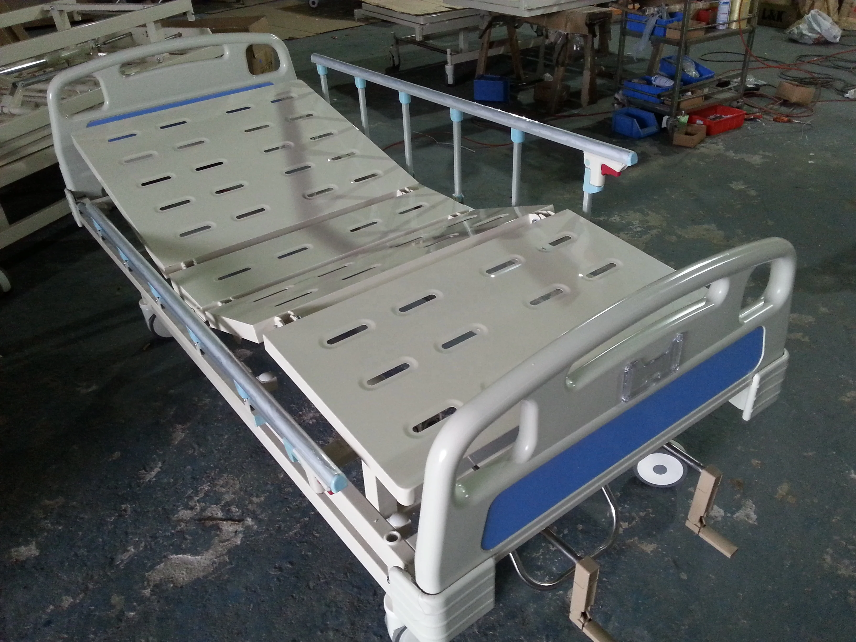 Hospital furniture ABS Two Crank Manual  Nursing Care Bed 2 Crank Patient Bed