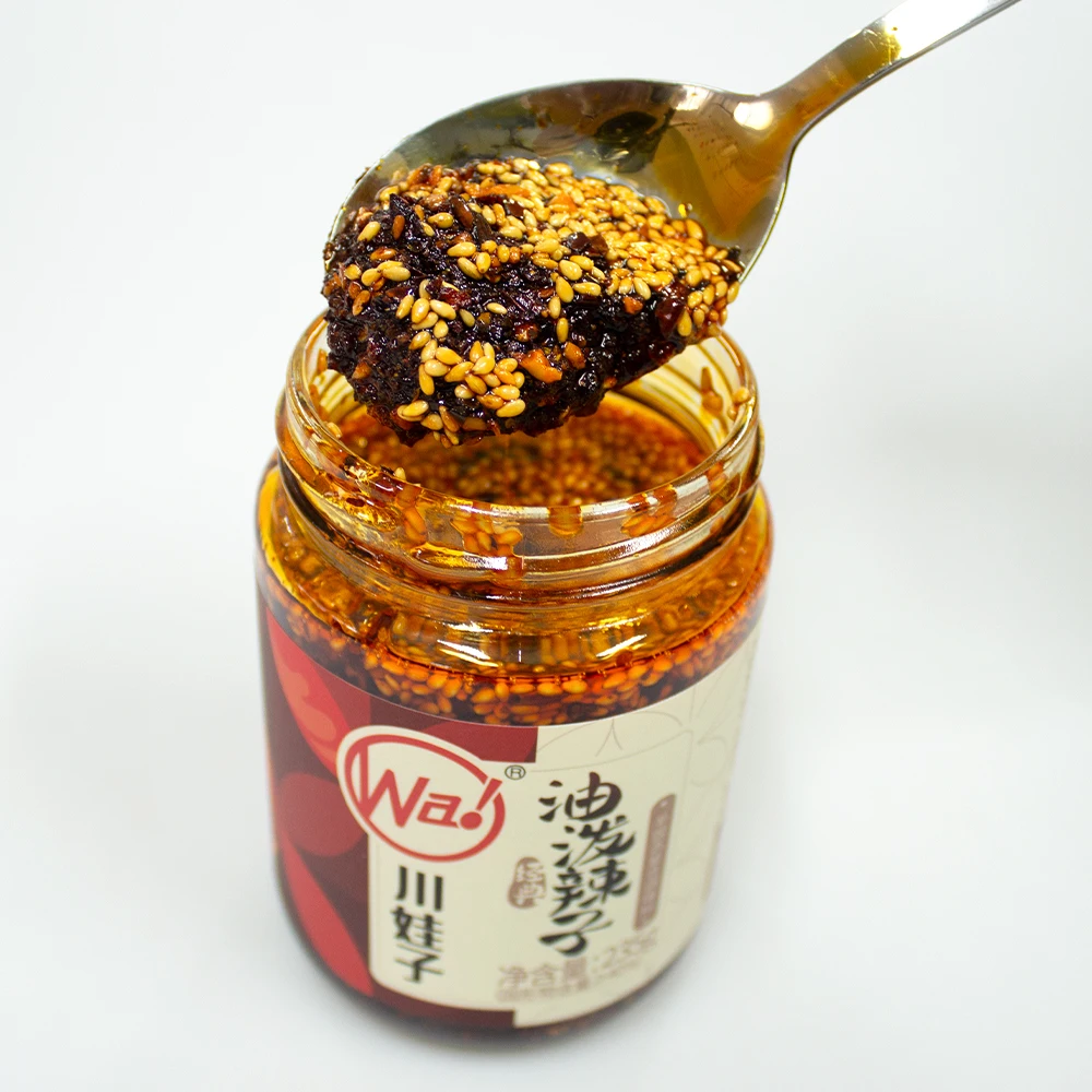 Wholesale Restaurant Supermarket Chilli 235g Spicy Hot Paste Chili Sauce Red 12 Months Shelf Life Hot Sauce