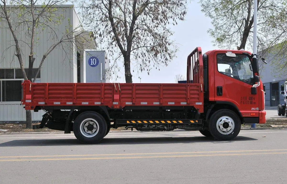 Низкая цена грузовой автомобиль KAMA Single-3seats 6 колес новый 5-тонный