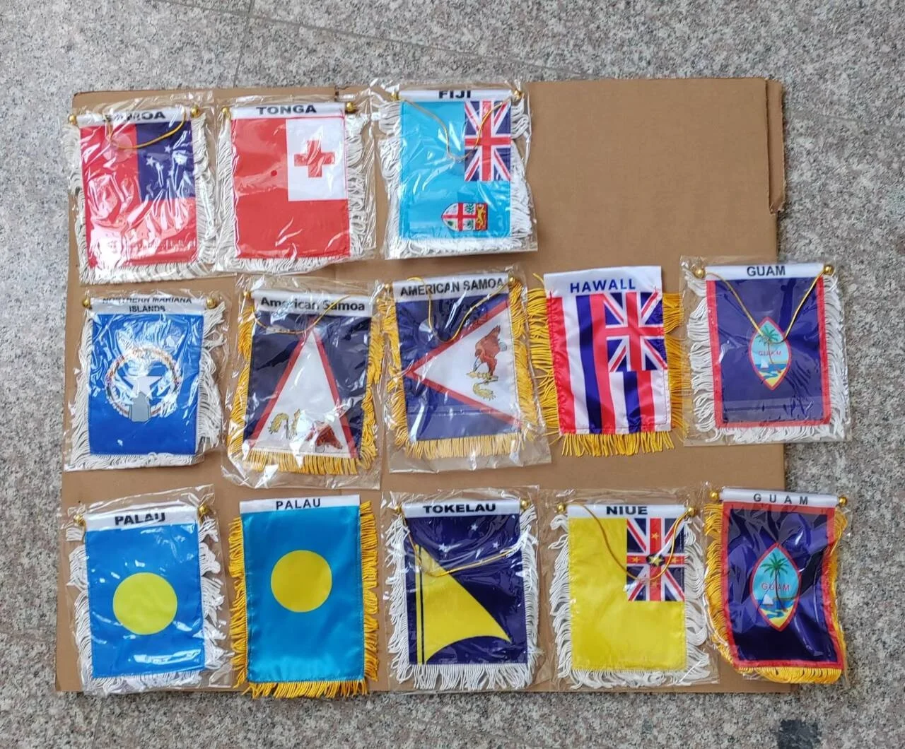 Wholesale Cook Islands Mini Custom Triangle Hanging Pennant Flags  Digital Printing Techniques
