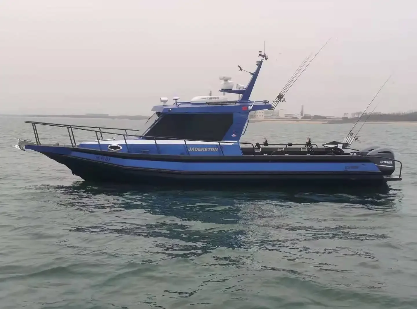 Hot selling high-end technology manufacturing 9.68m small commercial fishing boat/yacht