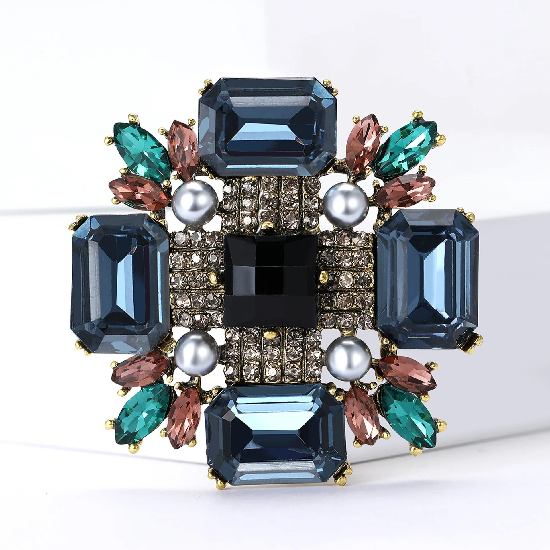 Exquisite Luxury Cross Flower Pearl Brooch Rhinestone Geometric Metal Vintage Dress Pins for Wedding Party Gift Jewelry Women